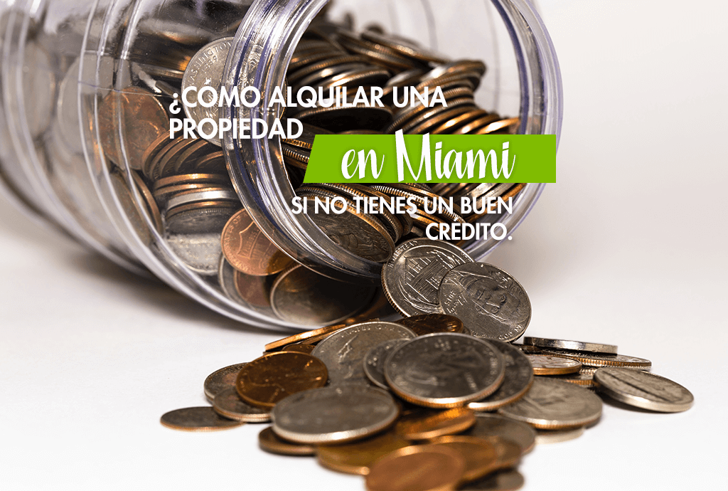 Monedas derramandose de frasco representando opciones para alquilar propiedad en Miami sin buen historial crediticio