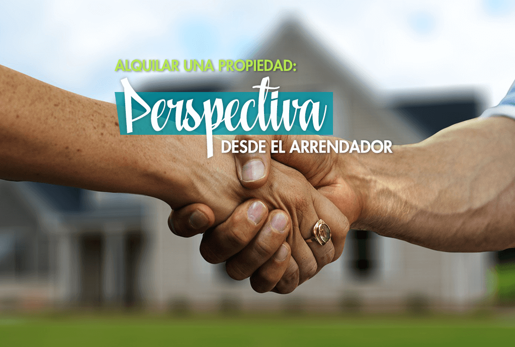 Apreaton de manos con casa de fondo representando perspectiva del arrendador al alquilar propiedad en Miami